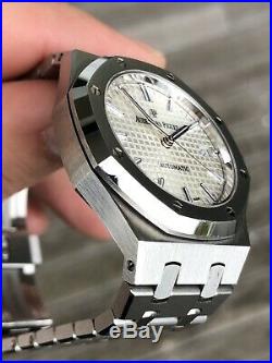 Audemars Piguet Royal Oak 15450ST Silver 2015 with box and papers