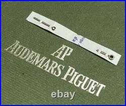 Audemars Piguet Royal Oak Ref 14790ST Hour and Minute Hands